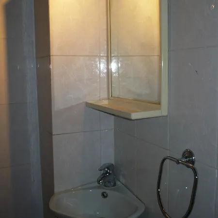 Faenza 8 פירנצה